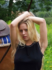 girls hairy armpit hairyhere.com