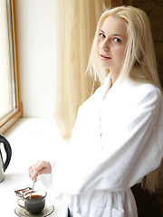 Leonie take a cool, refreshing dip   at the bathtub with lots of erotic,   wide open poses baring her   scrumptious, fresh assets.