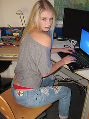 Horny horny texas teen finger fucks her self in these little blonde gf solo sex pics