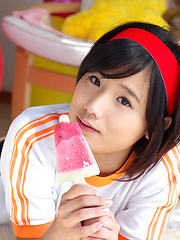 Teen porn star: Yuzuki Hashimoto