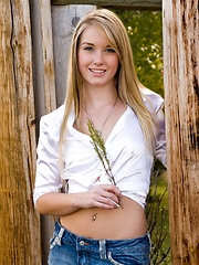 Daisy Duke got nuthin' on Private School Jewel