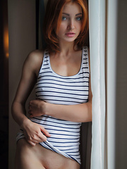 From natural poses to artistic yet provocative ones, Kika surely knows how to showcase her beautiful female form and highlight her delicate curves.