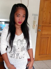 Stunningly hot young Filipina babe sheds off clothes before sex