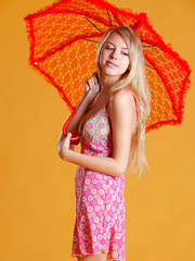Stunning Barbara D flaunts her amazing body in this sexy pin-up style set.