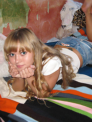 Sexy chick undresses and sucks dick to her boyfriend.